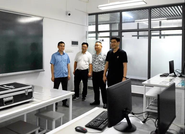 教師節慰問.jpg 教師節慰問.jpg